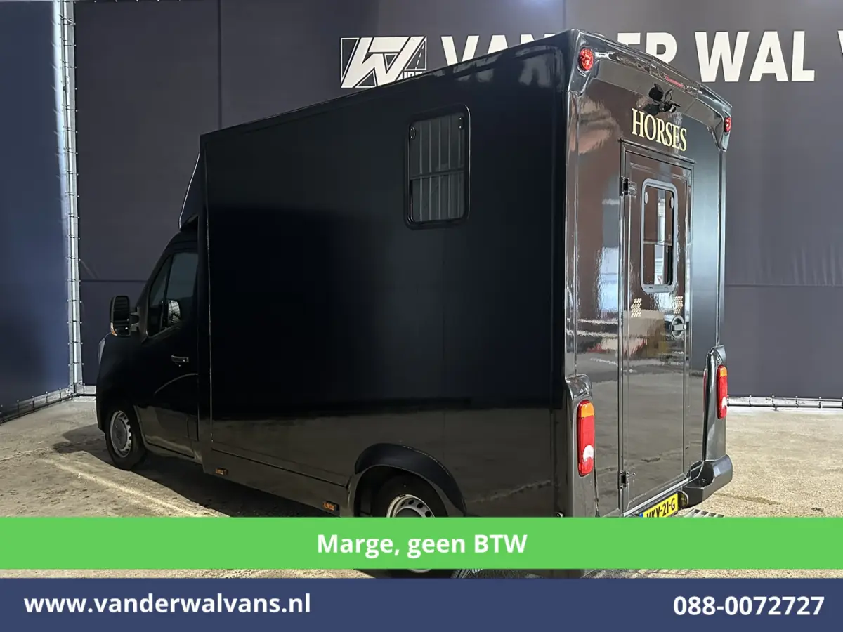 2.3 dCi 150pk **MARGE, geen BTW** L2H2 Paardenwagen Euro6 Airco | Camera | Cruisecontrol | Trekhaak Bijrijdersbank