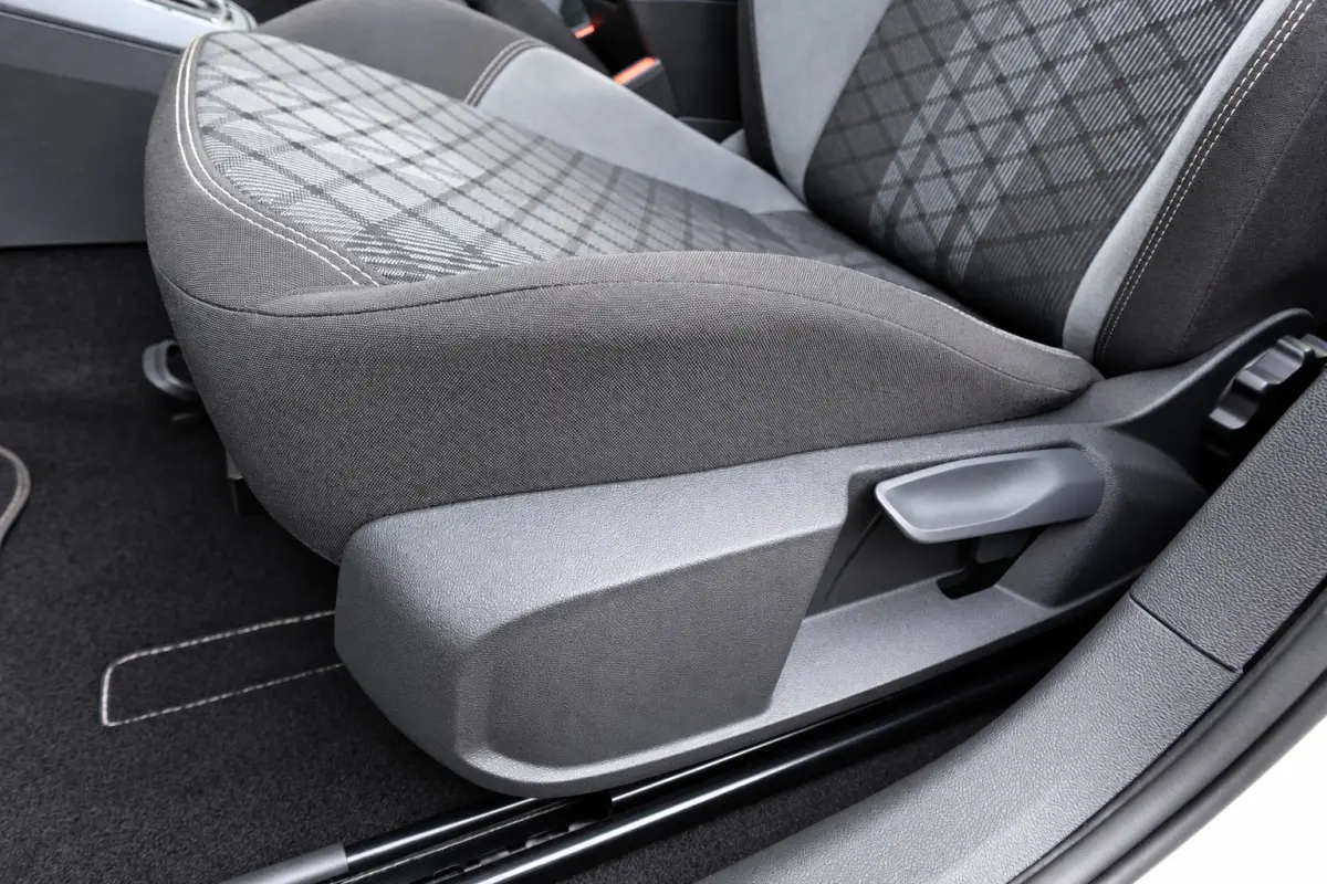 1.0 TSI R-Line KEYLESS IQ.LIGHT PANO VOL