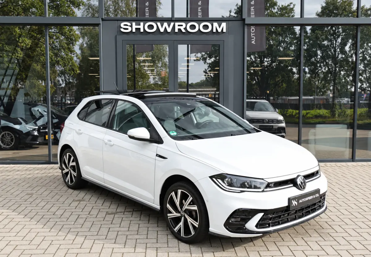1.0 TSI R-Line KEYLESS IQ.LIGHT PANO VOL