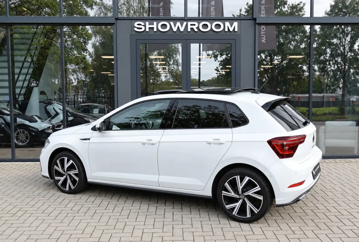 1.0 TSI R-Line KEYLESS IQ.LIGHT PANO VOL