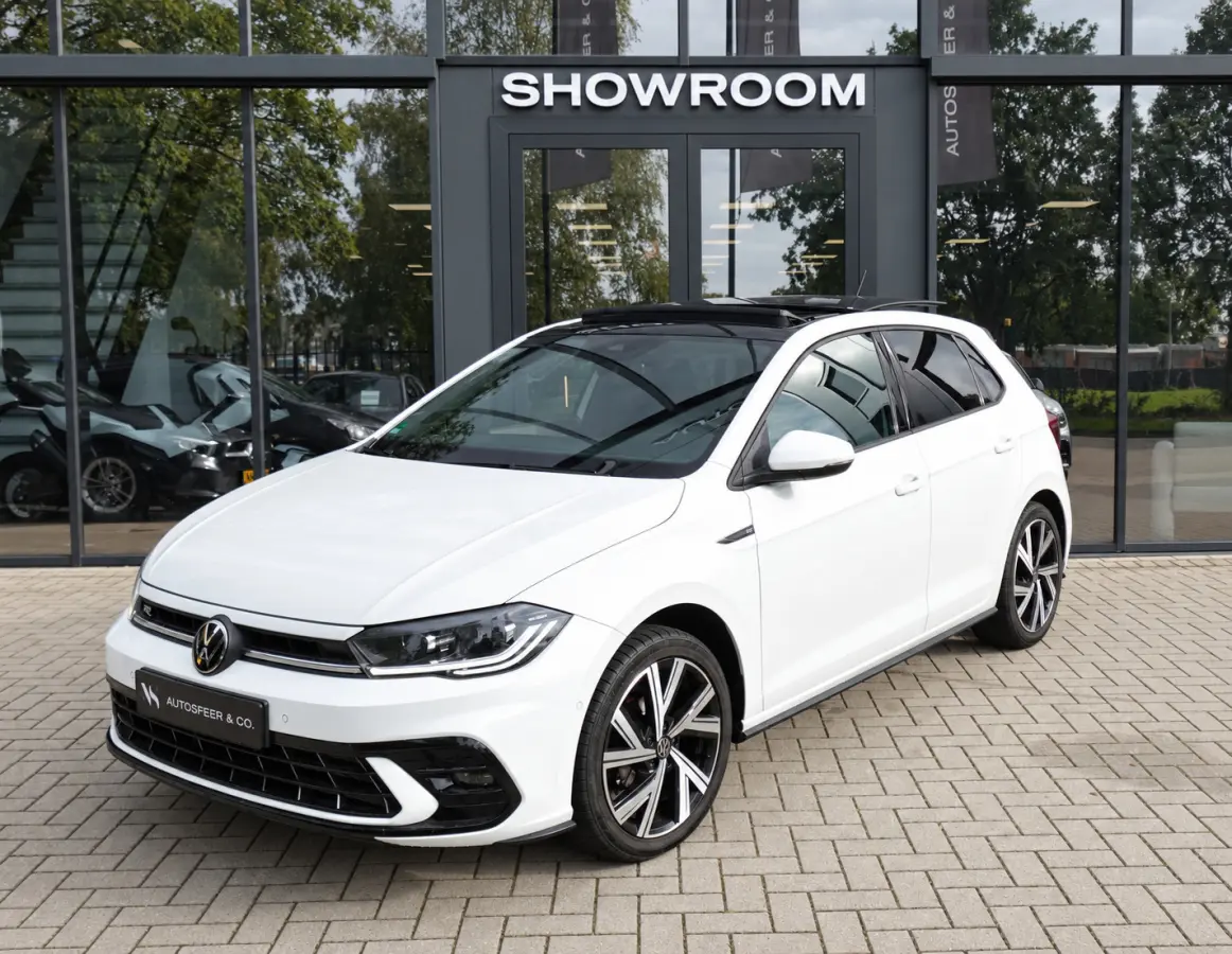 1.0 TSI R-Line KEYLESS IQ.LIGHT PANO VOL