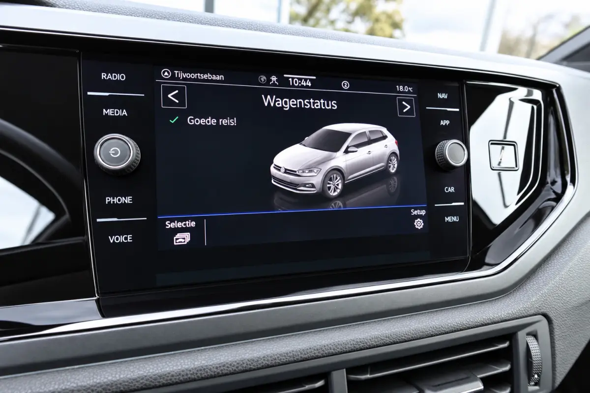 1.0 TSI R-Line KEYLESS IQ.LIGHT PANO VOL