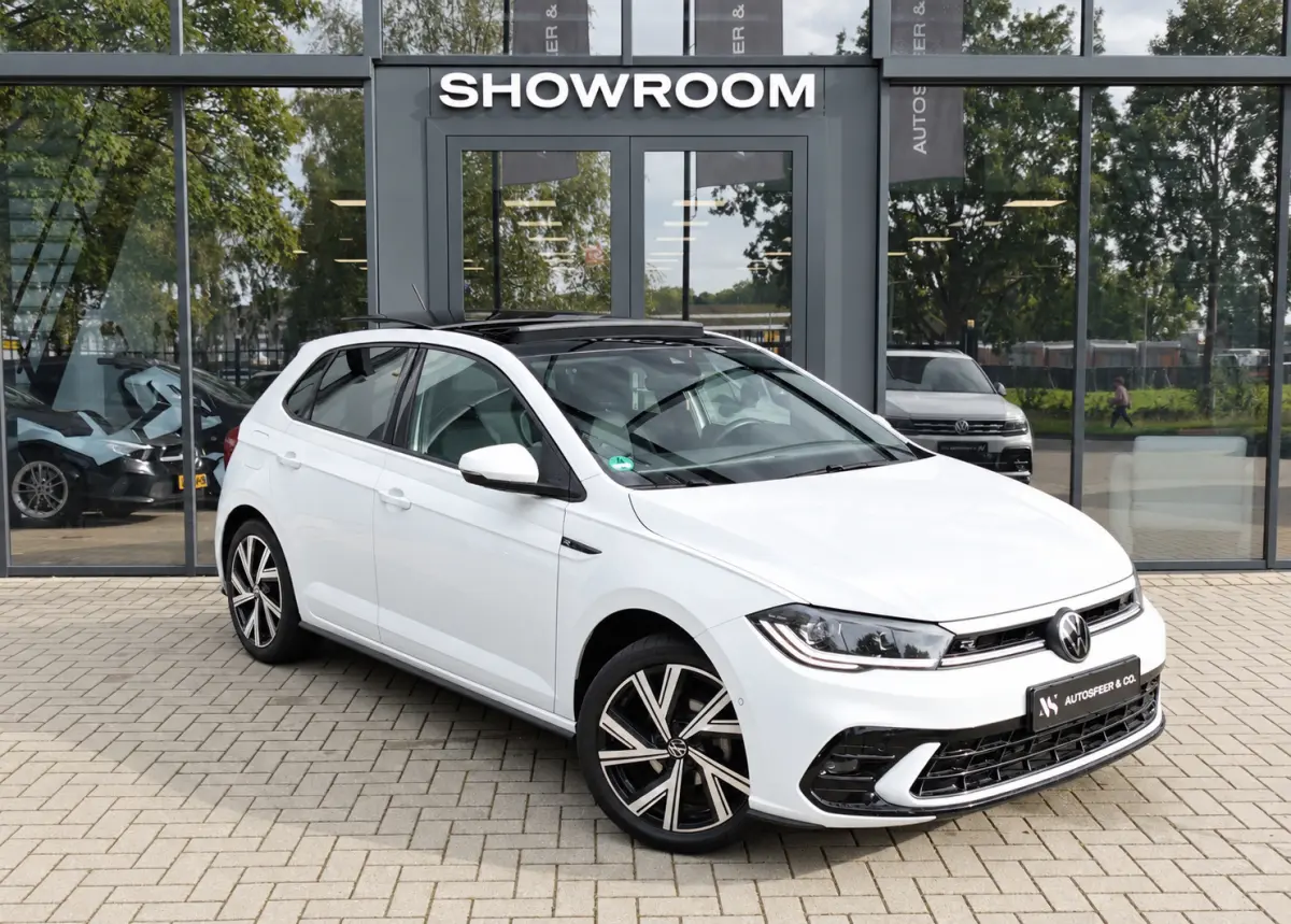 1.0 TSI R-Line KEYLESS IQ.LIGHT PANO VOL