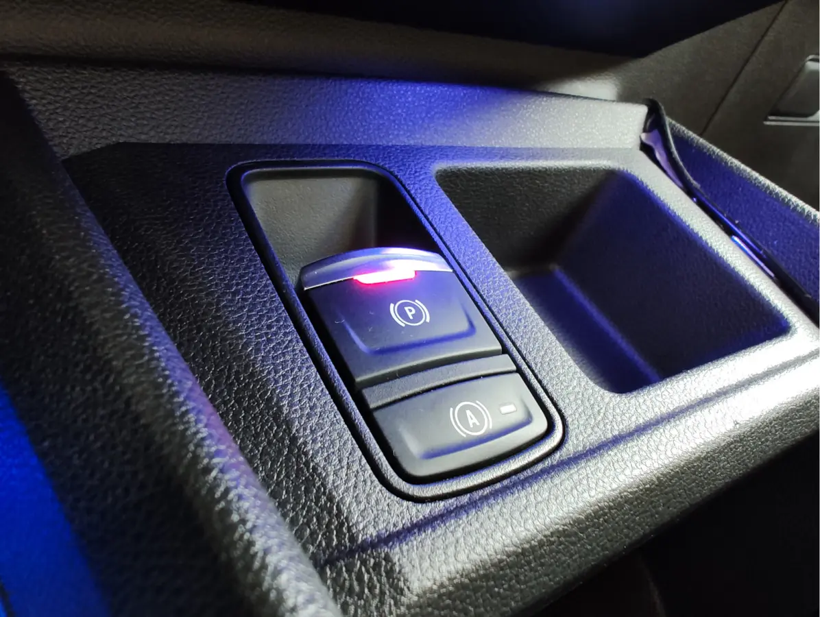 COMFORT RANGE ICONIC CINQ 52 kWh SoH 99,5% | Adaptive Cruise | Warmtepomp | Stuurverwarming