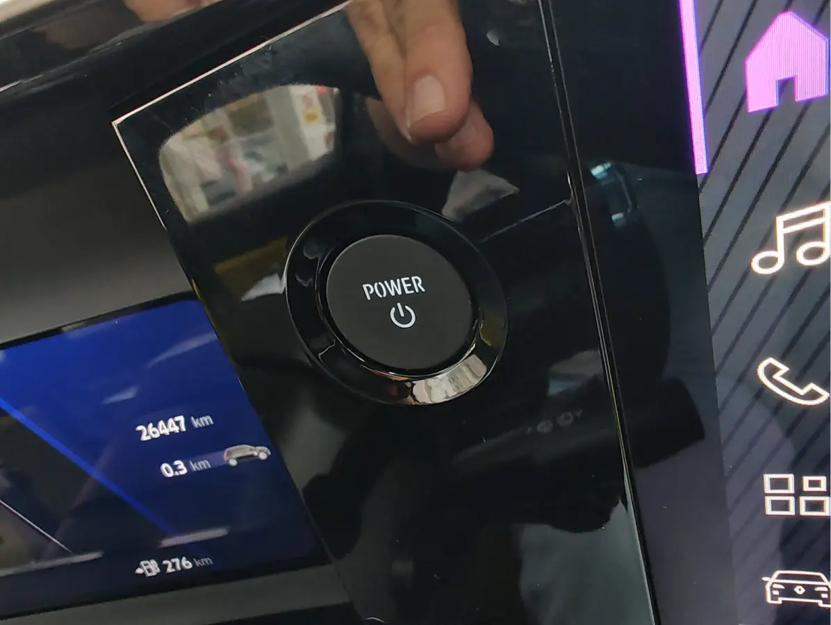 COMFORT RANGE ICONIC CINQ 52 kWh SoH 99,5% | Adaptive Cruise | Warmtepomp | Stuurverwarming