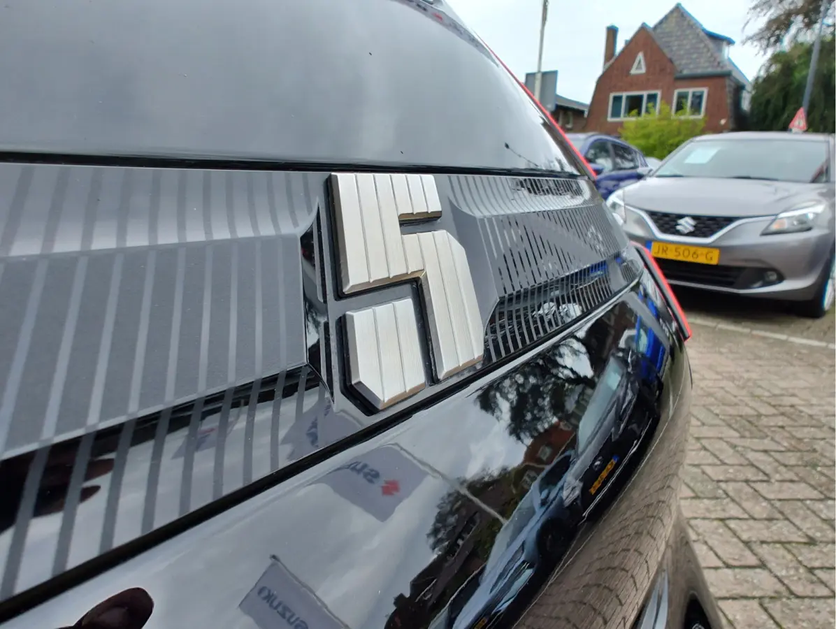 COMFORT RANGE ICONIC CINQ 52 kWh SoH 99,5% | Adaptive Cruise | Warmtepomp | Stuurverwarming