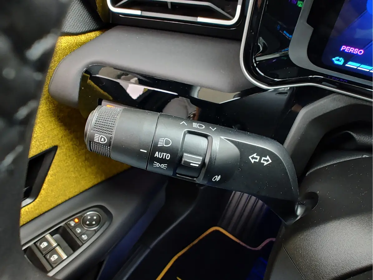 COMFORT RANGE ICONIC CINQ 52 kWh SoH 99,5% | Adaptive Cruise | Warmtepomp | Stuurverwarming