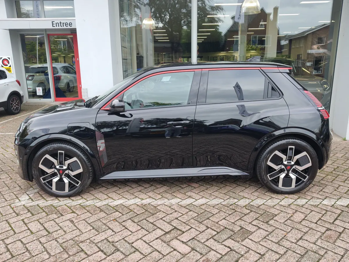 COMFORT RANGE ICONIC CINQ 52 kWh SoH 99,5% | Adaptive Cruise | Warmtepomp | Stuurverwarming