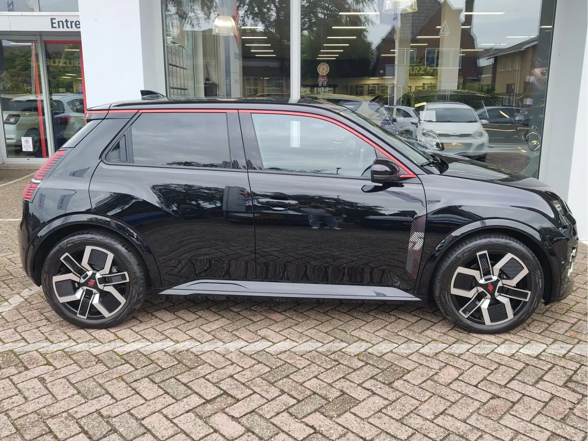 COMFORT RANGE ICONIC CINQ 52 kWh SoH 99,5% | Adaptive Cruise | Warmtepomp | Stuurverwarming