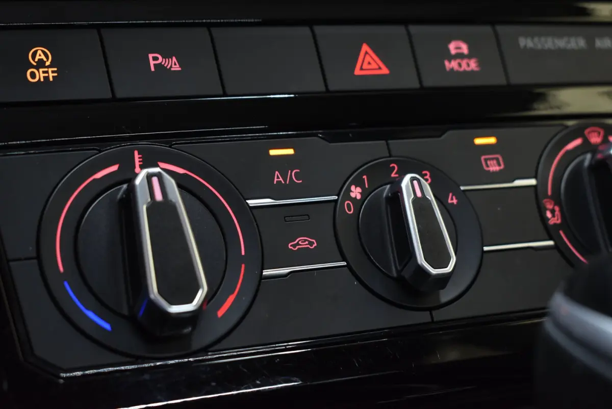 1.0 TSI Life 2e eig. NL-Auto R-Line Carplay ACC Led Virtual Navi Airco + Nwe APK