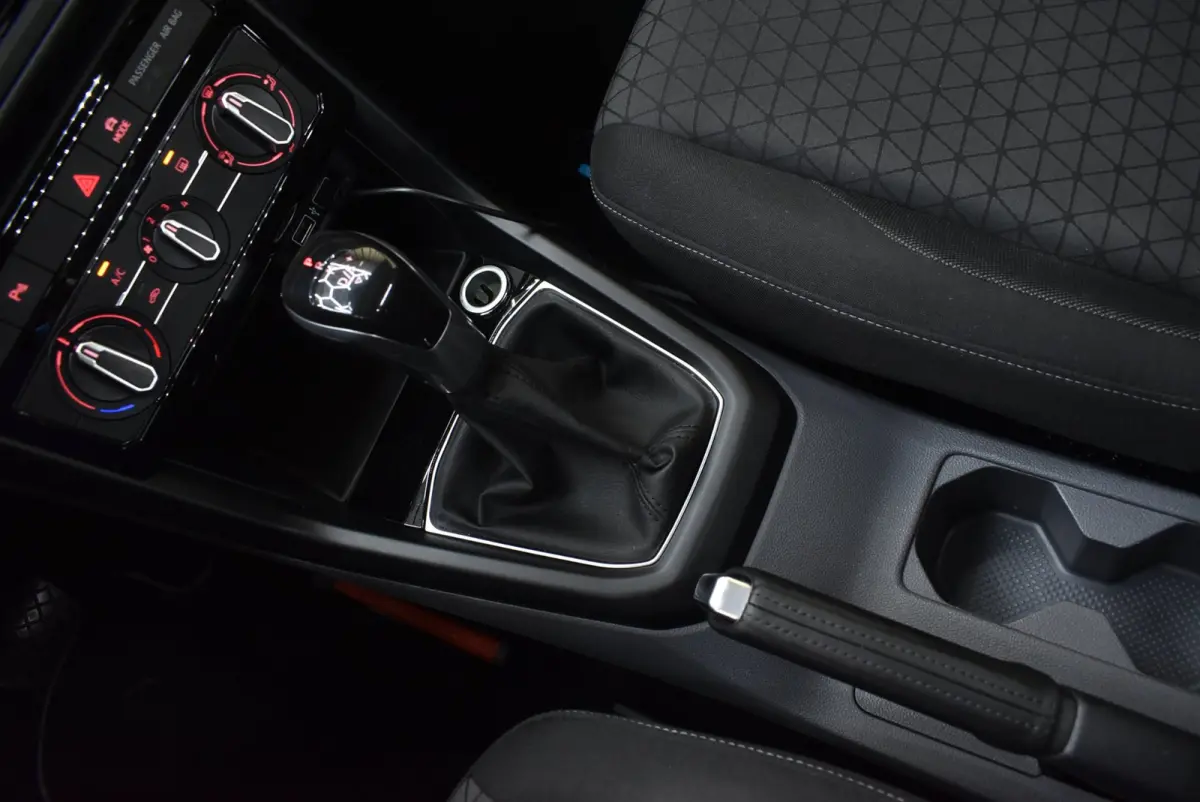 1.0 TSI Life 2e eig. NL-Auto R-Line Carplay ACC Led Virtual Navi Airco + Nwe APK