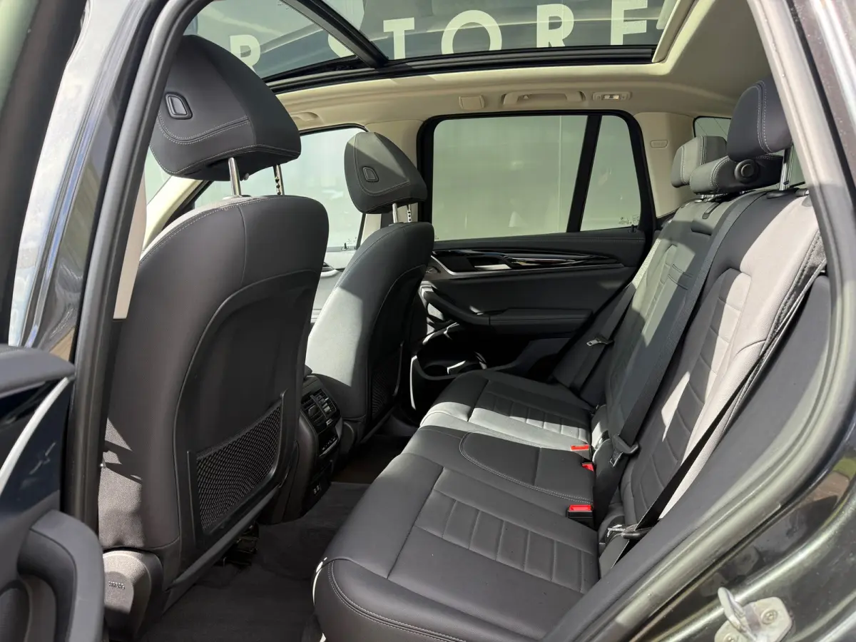 Executive 80 kWh SHADOW LINE 98% SOH PANO|LEDER|CARPLAY
