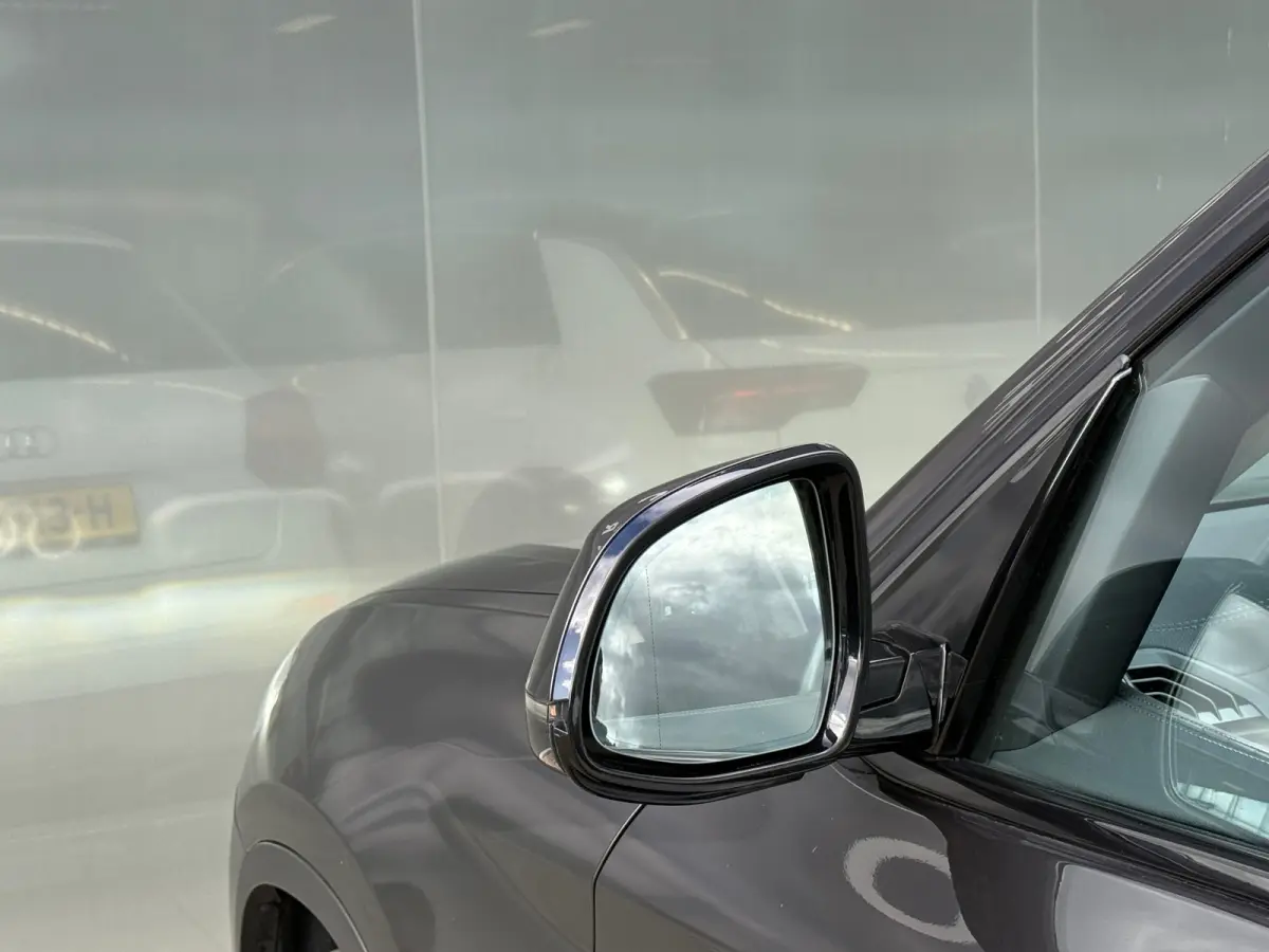 Executive 80 kWh SHADOW LINE 98% SOH PANO|LEDER|CARPLAY