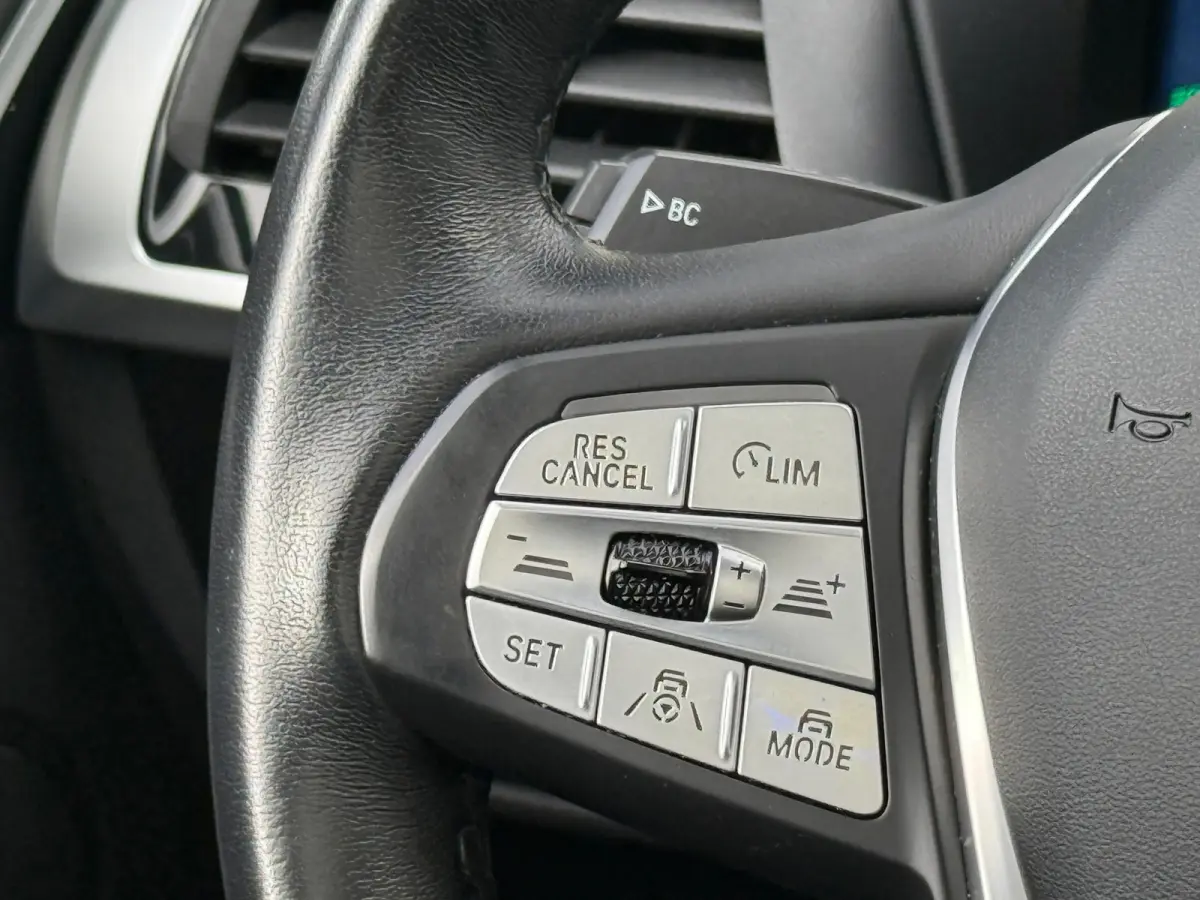 Executive 80 kWh SHADOW LINE 98% SOH PANO|LEDER|CARPLAY