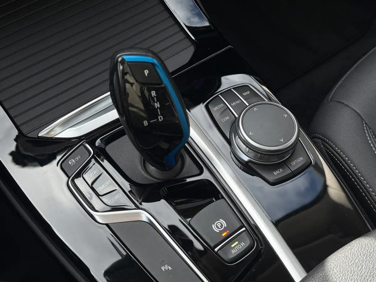 Executive 80 kWh SHADOW LINE 98% SOH PANO|LEDER|CARPLAY