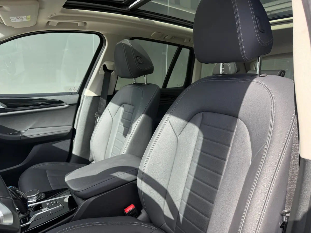 Executive 80 kWh SHADOW LINE 98% SOH PANO|LEDER|CARPLAY