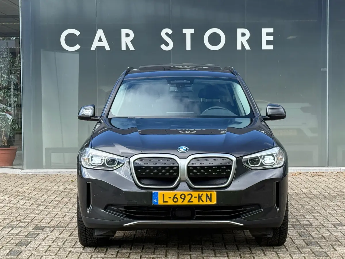 Executive 80 kWh SHADOW LINE 98% SOH PANO|LEDER|CARPLAY
