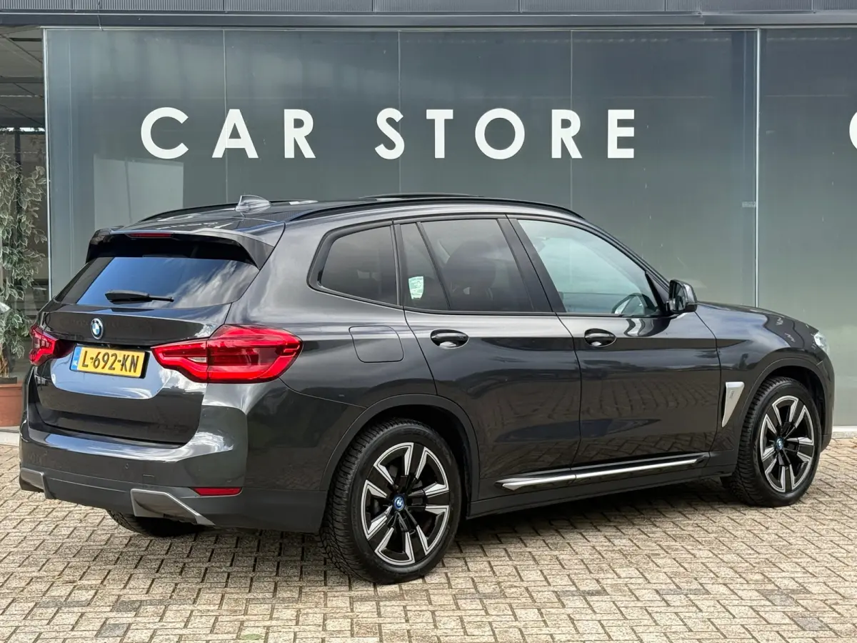 Executive 80 kWh SHADOW LINE 98% SOH PANO|LEDER|CARPLAY