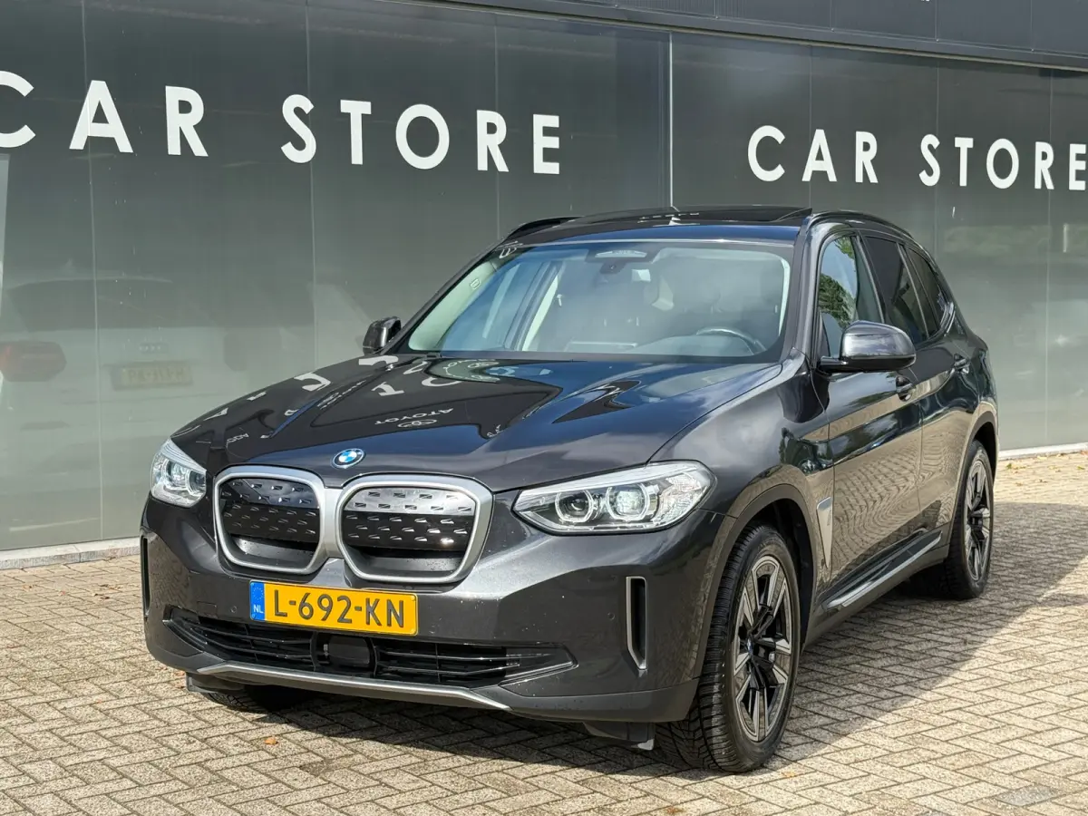 Executive 80 kWh SHADOW LINE 98% SOH PANO|LEDER|CARPLAY