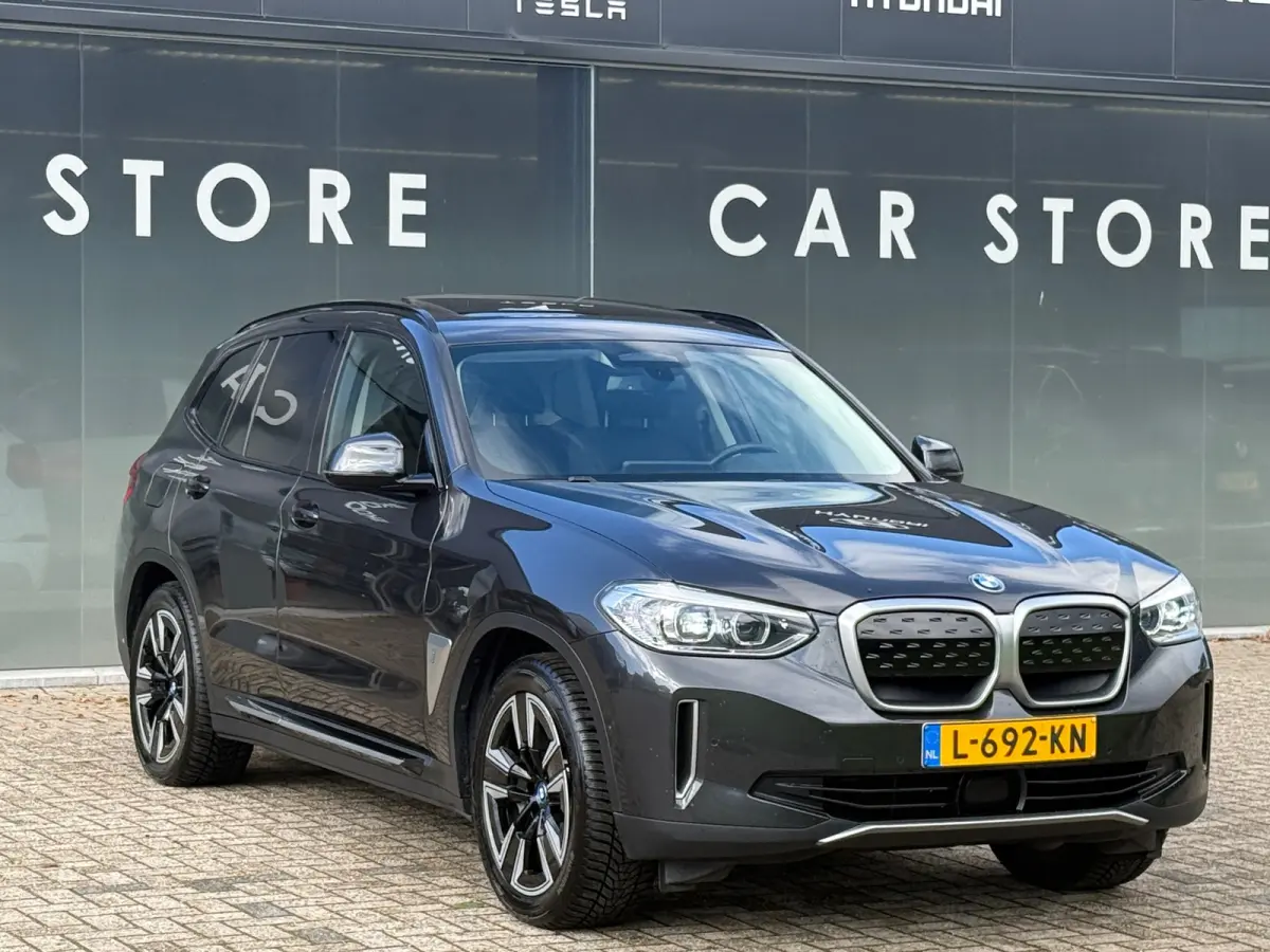 Executive 80 kWh SHADOW LINE 98% SOH PANO|LEDER|CARPLAY