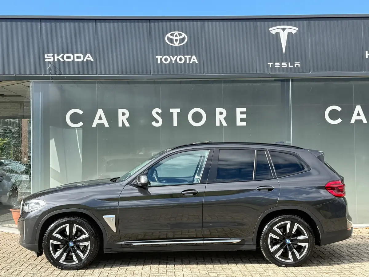Executive 80 kWh SHADOW LINE 98% SOH PANO|LEDER|CARPLAY