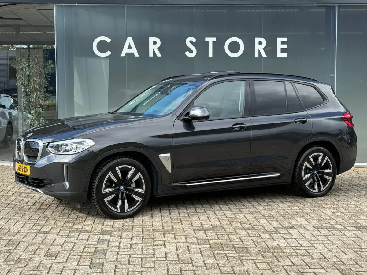Executive 80 kWh SHADOW LINE 98% SOH PANO|LEDER|CARPLAY