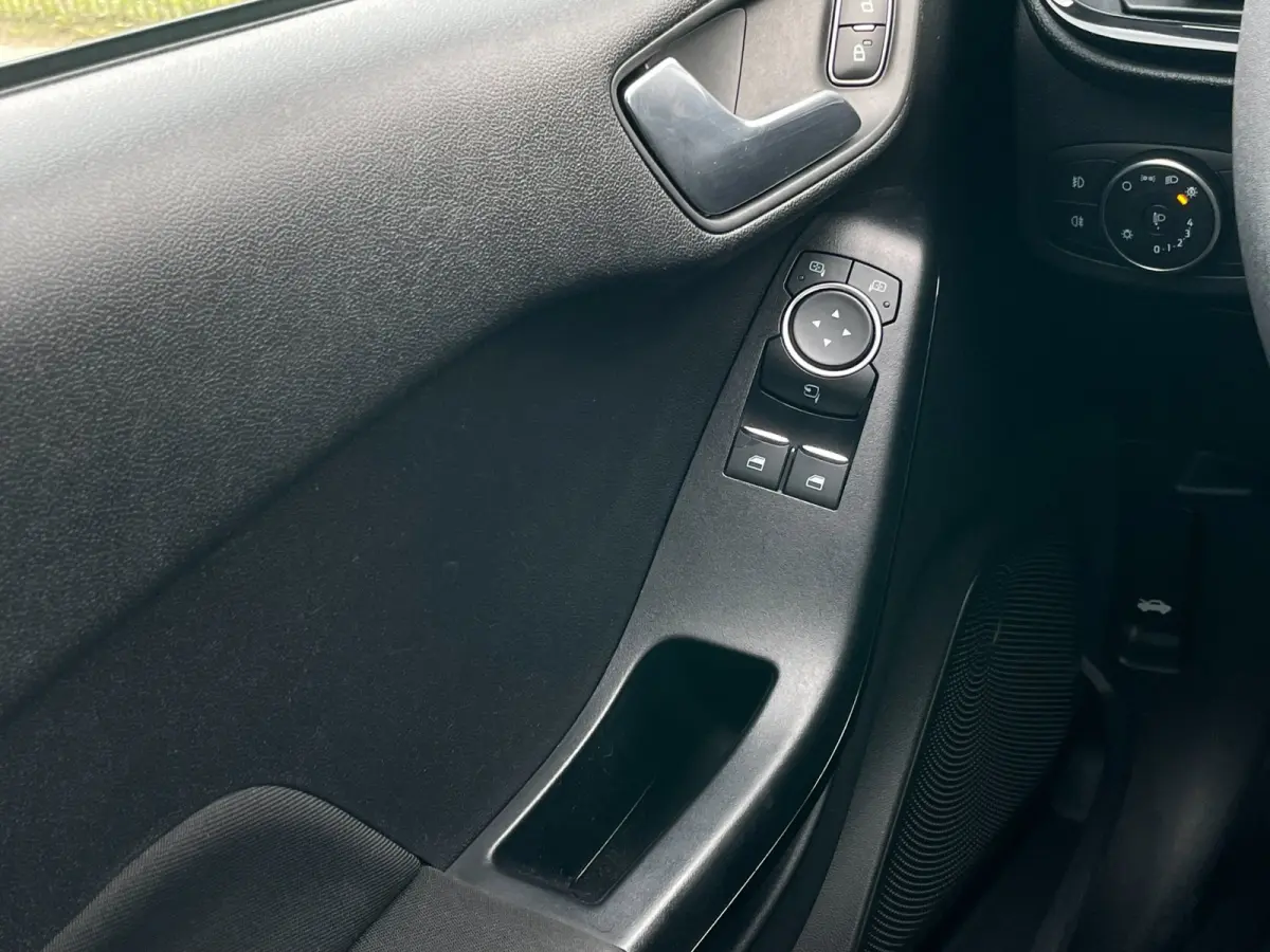 1.1 Trend | Carplay | Navi | PDC | Cruise Control |