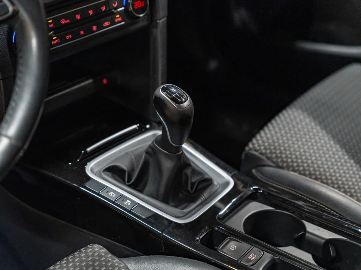 1.0 T-GDi DynamicPlusLine, Navi, Apple Carplay, Cruise, Bluetooth/Tel, PDC, Private Glas, Volledig Onderhouden