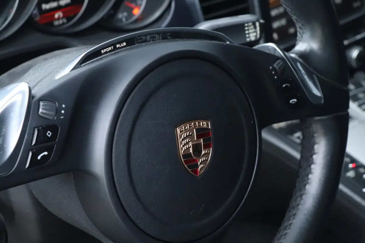 4.8 4S | Sportchrono | PANO | BOSE | CAMERA