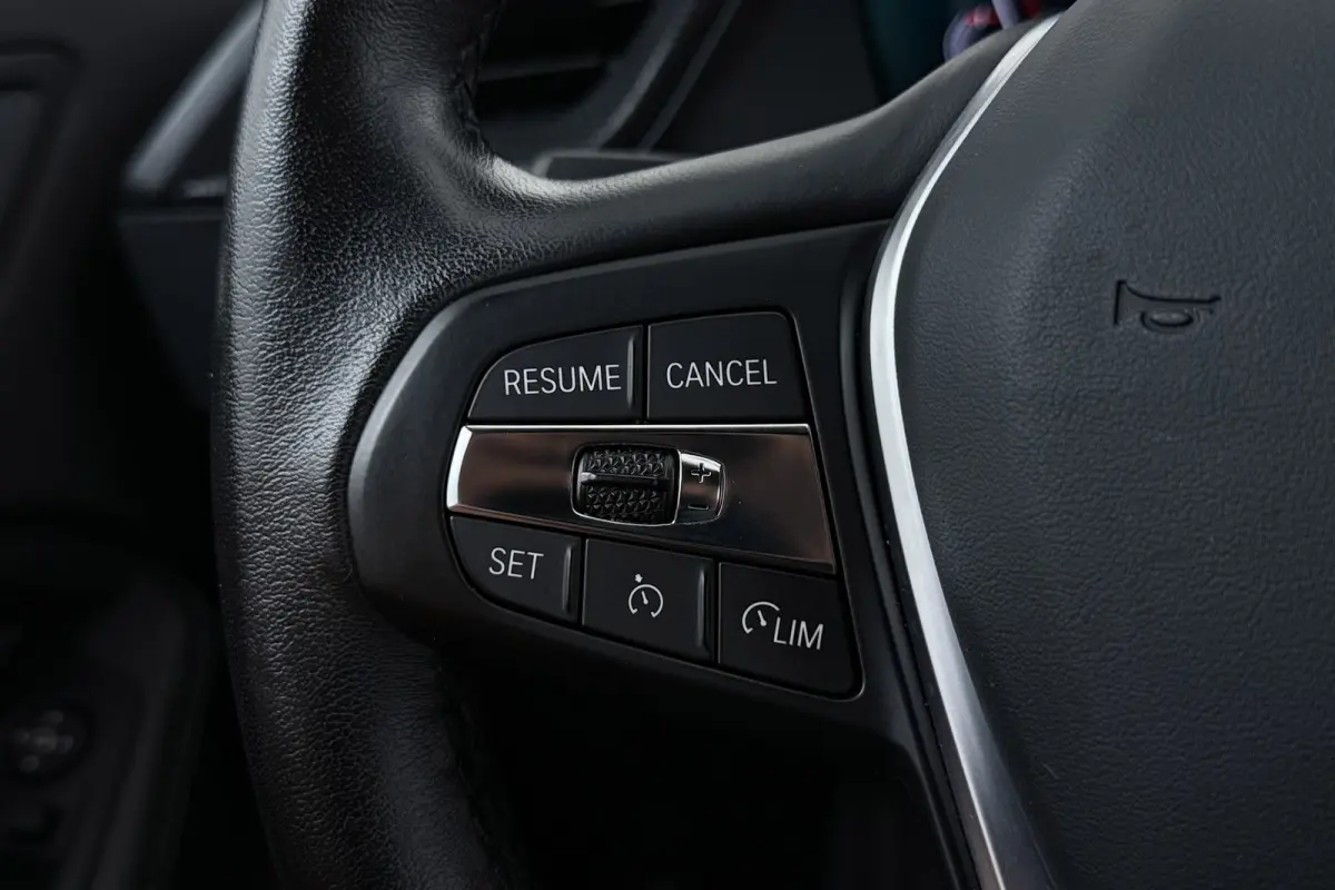 118i Business Edition Plus | Org NL | CarPlay | Stuur-/Stoelverwarming | Digital Cockpit | Leer | Sportstoelen |