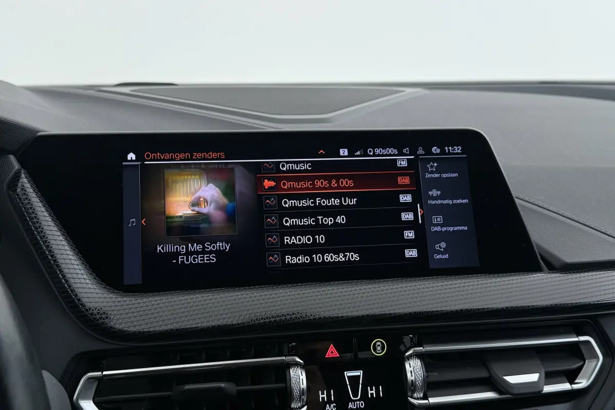 118i Business Edition Plus | Org NL | CarPlay | Stuur-/Stoelverwarming | Digital Cockpit | Leer | Sportstoelen |