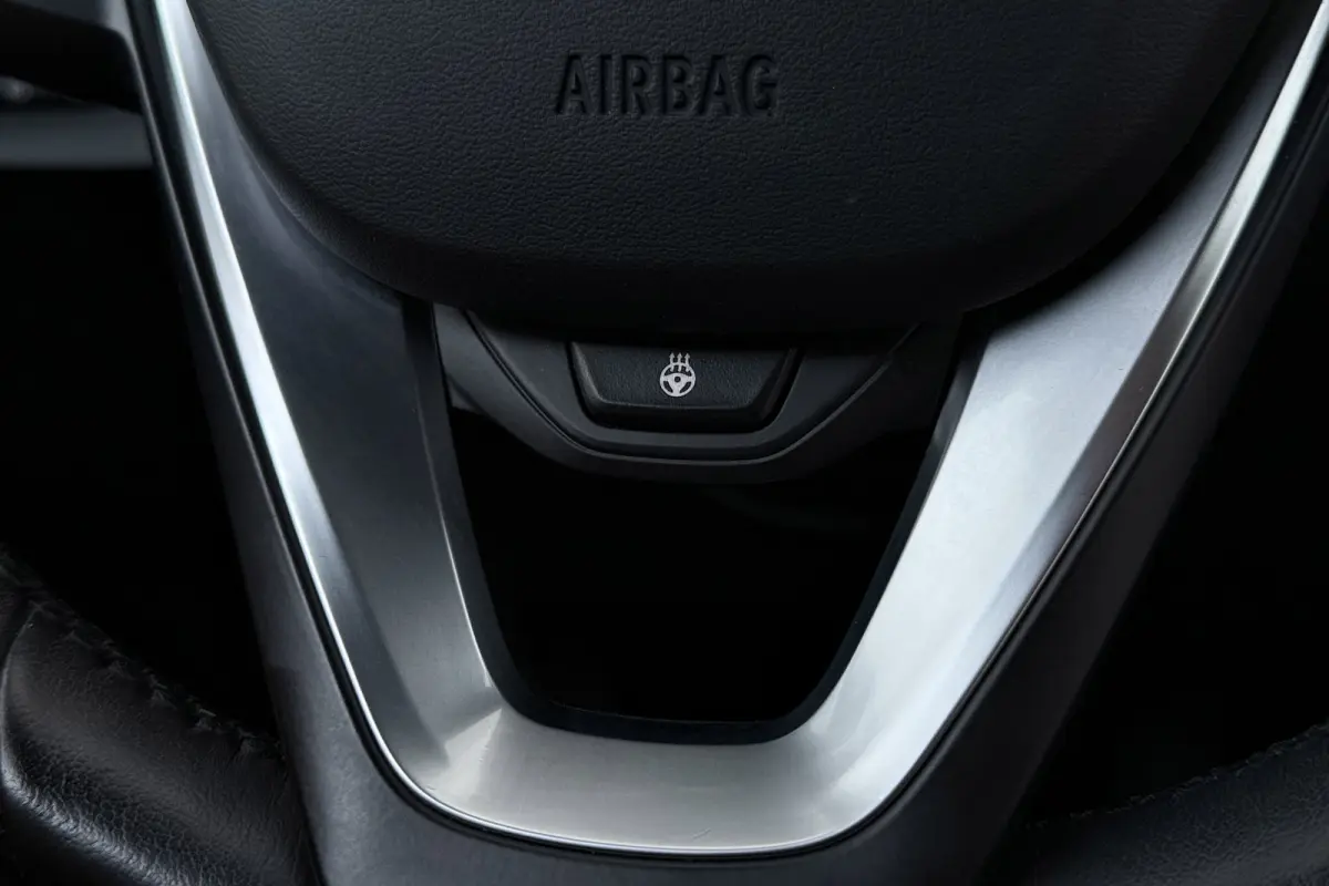 118i Business Edition Plus | Org NL | CarPlay | Stuur-/Stoelverwarming | Digital Cockpit | Leer | Sportstoelen |