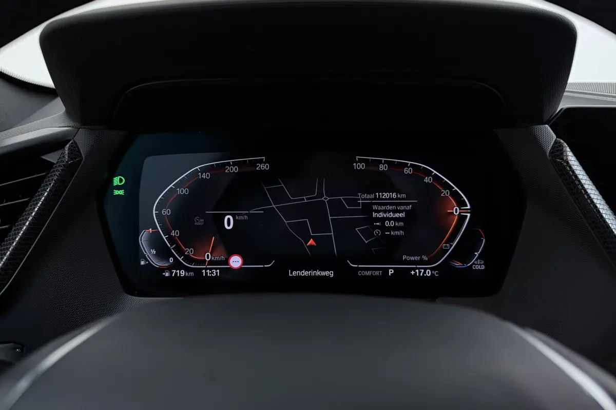 118i Business Edition Plus | Org NL | CarPlay | Stuur-/Stoelverwarming | Digital Cockpit | Leer | Sportstoelen |
