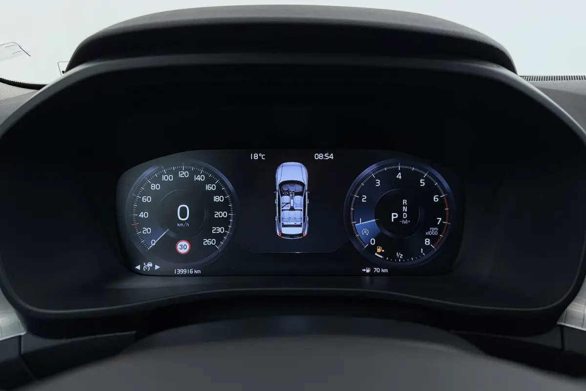 2.0 T5 AWD Intro Edition | Uitklap Trekhaak | Panoramadak | Org NL | Leer | Harman/Kardon | Dealer Ond. | Adap. Cruise