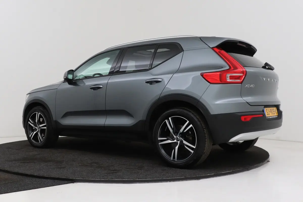 2.0 T5 AWD Intro Edition | Uitklap Trekhaak | Panoramadak | Org NL | Leer | Harman/Kardon | Dealer Ond. | Adap. Cruise