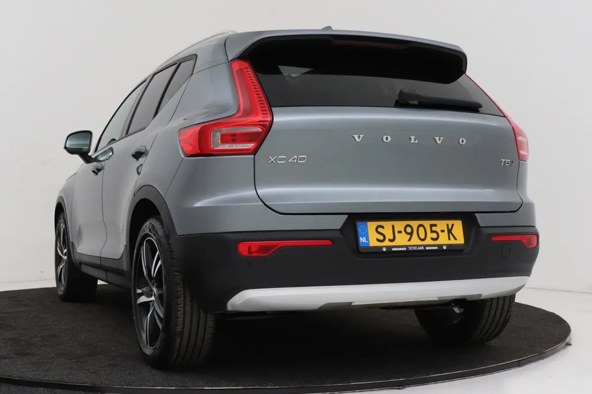 2.0 T5 AWD Intro Edition | Uitklap Trekhaak | Panoramadak | Org NL | Leer | Harman/Kardon | Dealer Ond. | Adap. Cruise