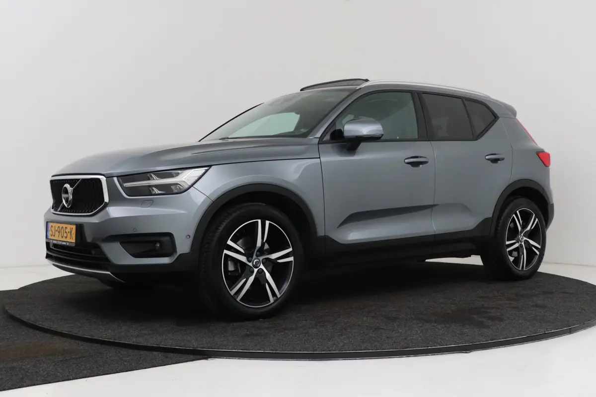 2.0 T5 AWD Intro Edition | Uitklap Trekhaak | Panoramadak | Org NL | Leer | Harman/Kardon | Dealer Ond. | Adap. Cruise