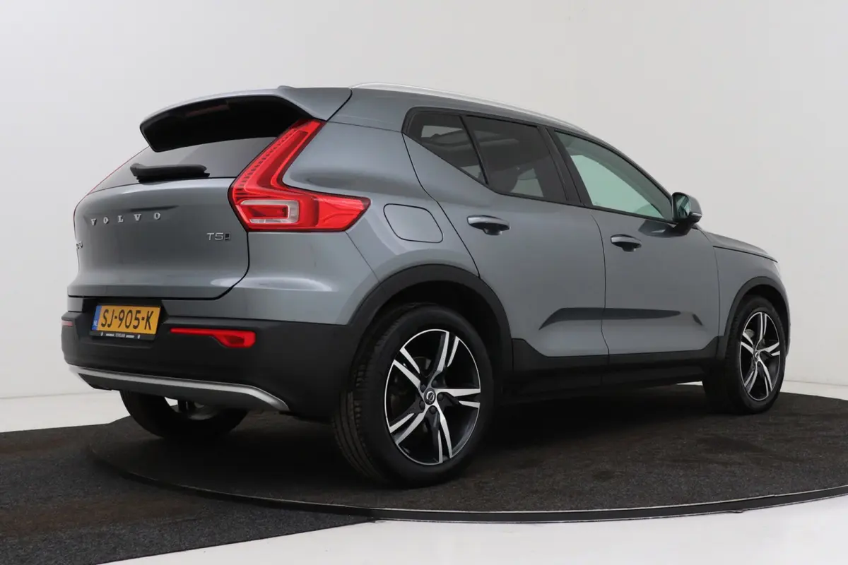 2.0 T5 AWD Intro Edition | Uitklap Trekhaak | Panoramadak | Org NL | Leer | Harman/Kardon | Dealer Ond. | Adap. Cruise