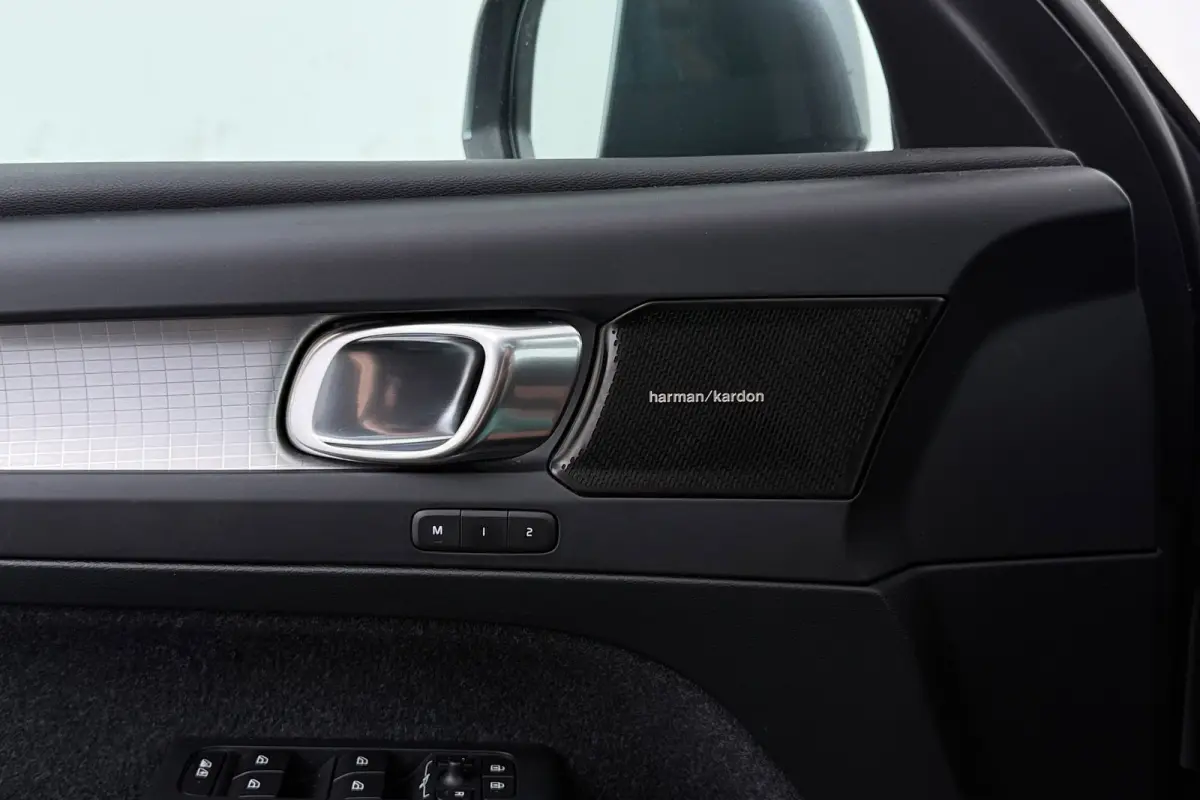 2.0 T5 AWD Intro Edition | Uitklap Trekhaak | Panoramadak | Org NL | Leer | Harman/Kardon | Dealer Ond. | Adap. Cruise