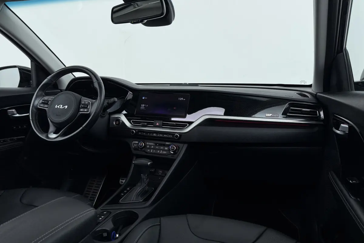 1.6 GDi PHEV ExecutiveLine | 28.000 KM! | Org NL | Trekhaak | Schuif-/Kanteldak | CarPlay | Camera | Digital Cockpit |