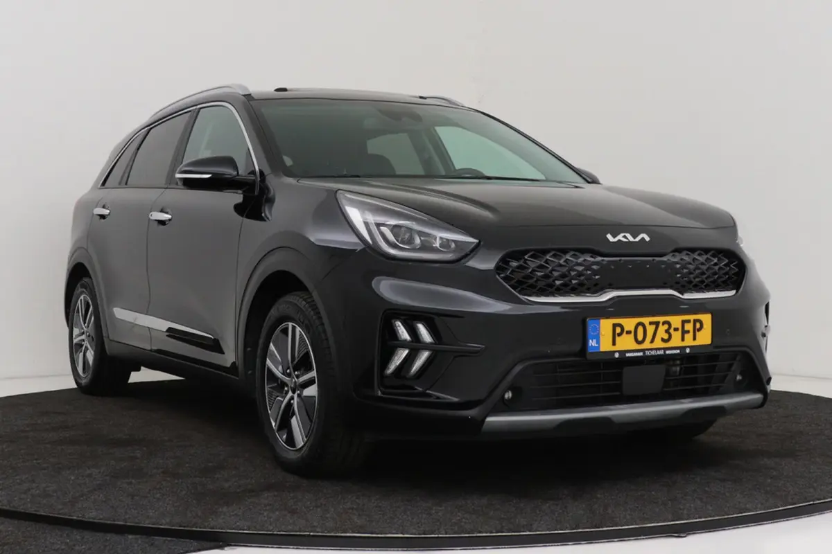 1.6 GDi PHEV ExecutiveLine | 28.000 KM! | Org NL | Trekhaak | Schuif-/Kanteldak | CarPlay | Camera | Digital Cockpit |