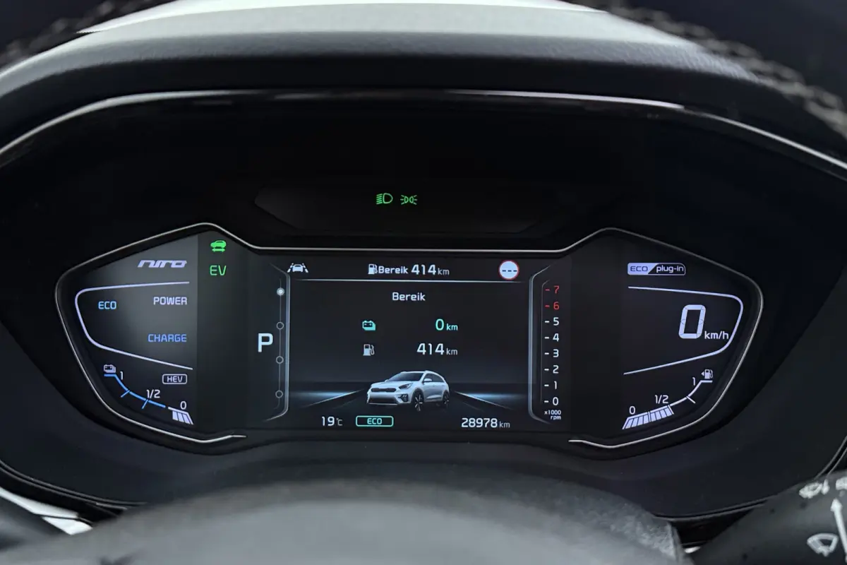 1.6 GDi PHEV ExecutiveLine | 28.000 KM! | Org NL | Trekhaak | Schuif-/Kanteldak | CarPlay | Camera | Digital Cockpit |