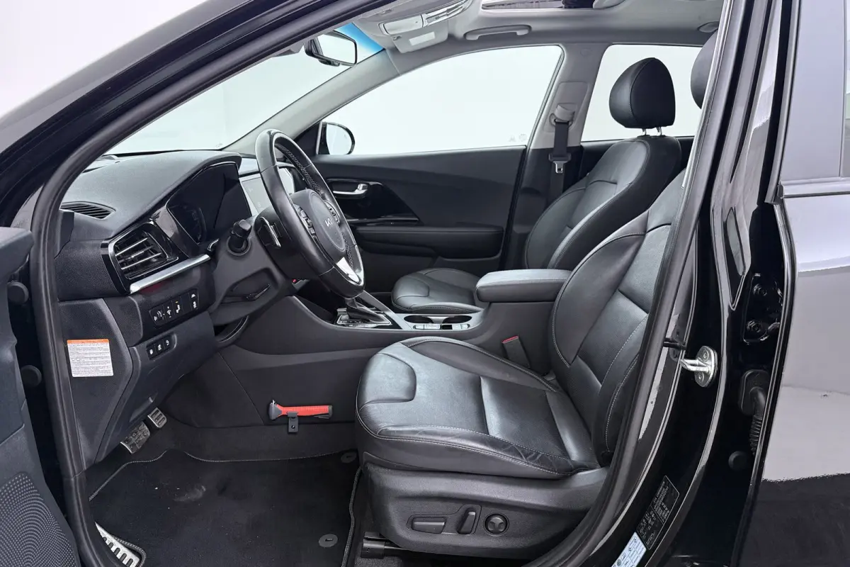 1.6 GDi PHEV ExecutiveLine | 28.000 KM! | Org NL | Trekhaak | Schuif-/Kanteldak | CarPlay | Camera | Digital Cockpit |