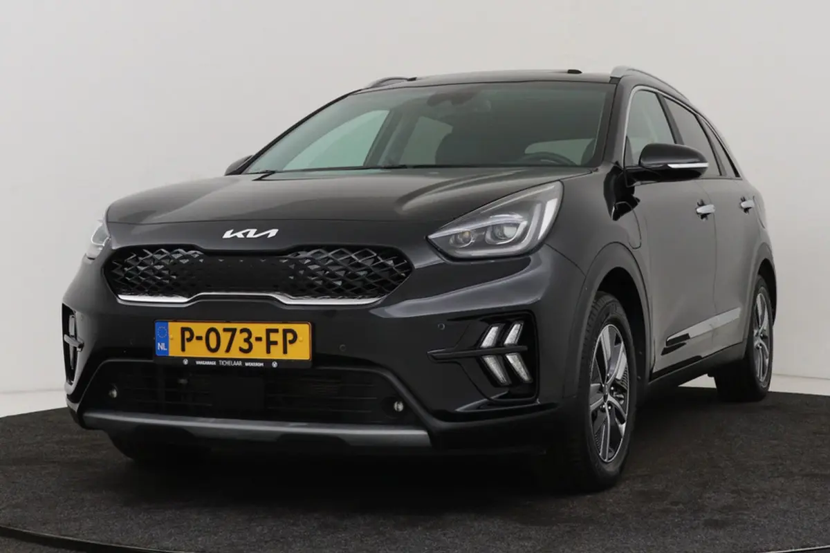 1.6 GDi PHEV ExecutiveLine | 28.000 KM! | Org NL | Trekhaak | Schuif-/Kanteldak | CarPlay | Camera | Digital Cockpit |