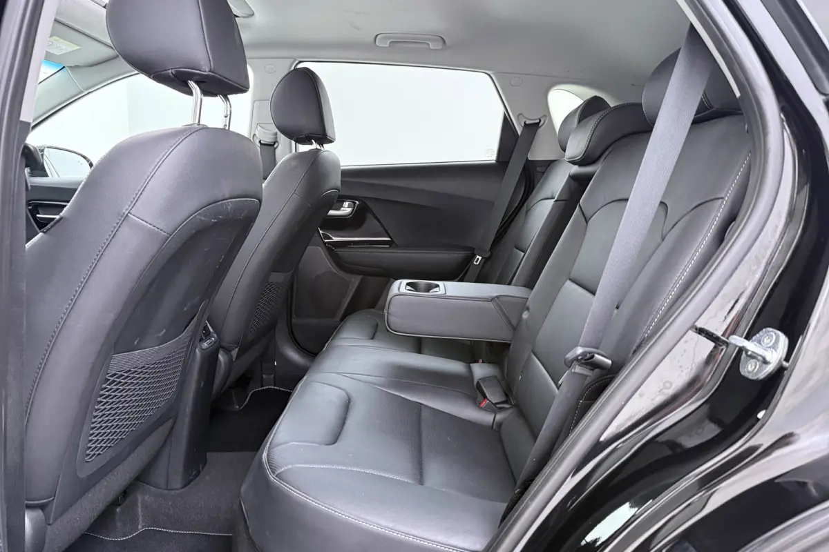 1.6 GDi PHEV ExecutiveLine | 28.000 KM! | Org NL | Trekhaak | Schuif-/Kanteldak | CarPlay | Camera | Digital Cockpit |