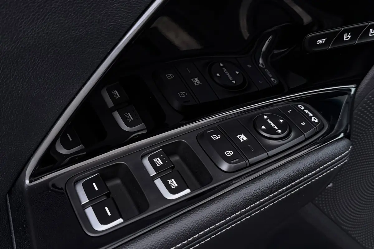 1.6 GDi PHEV ExecutiveLine | 28.000 KM! | Org NL | Trekhaak | Schuif-/Kanteldak | CarPlay | Camera | Digital Cockpit |