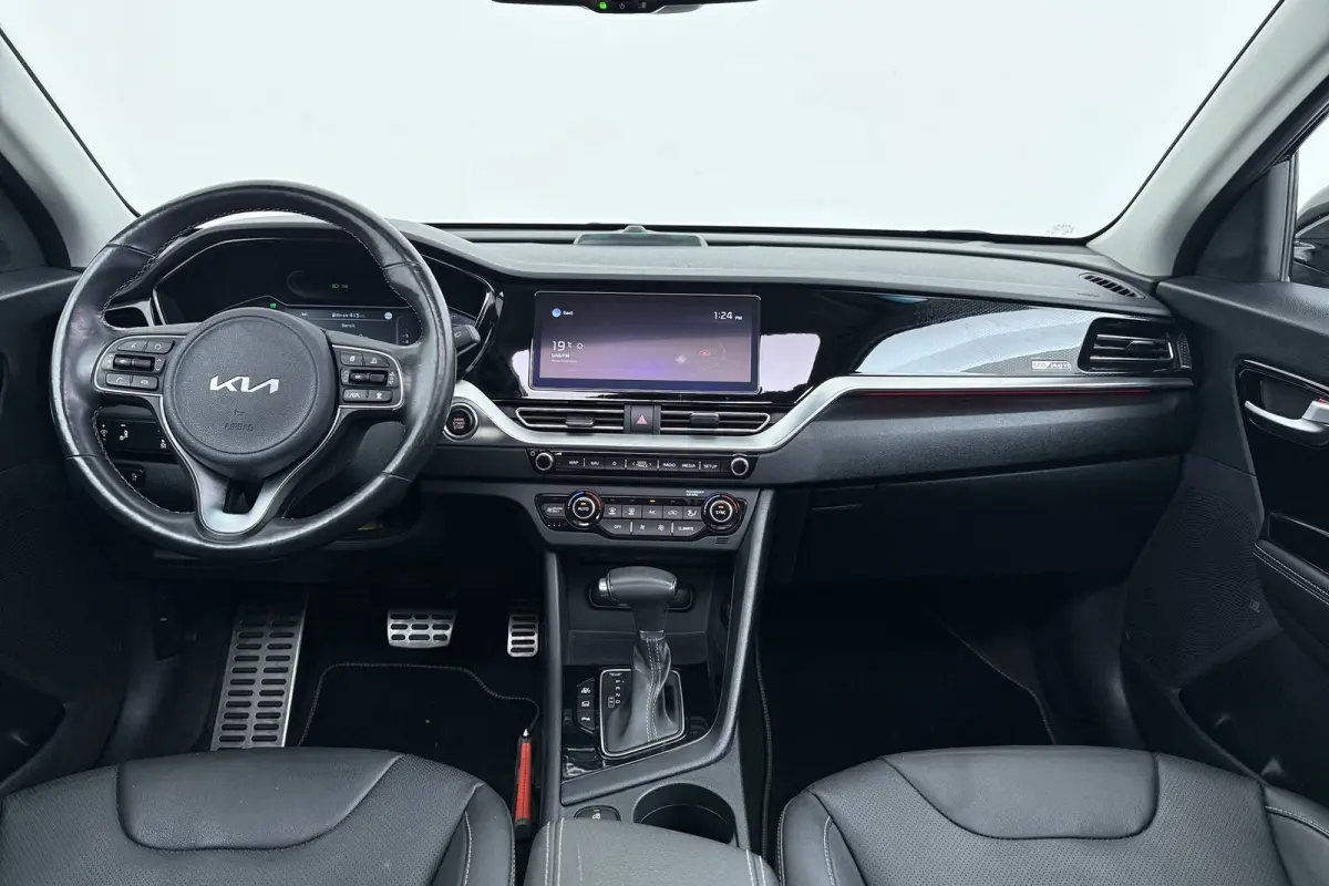 1.6 GDi PHEV ExecutiveLine | 28.000 KM! | Org NL | Trekhaak | Schuif-/Kanteldak | CarPlay | Camera | Digital Cockpit |