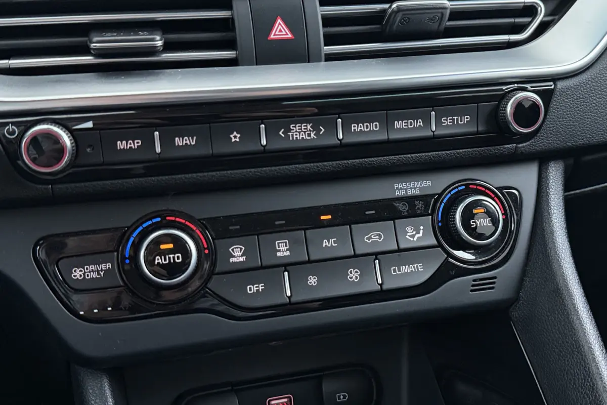 1.6 GDi PHEV ExecutiveLine | 28.000 KM! | Org NL | Trekhaak | Schuif-/Kanteldak | CarPlay | Camera | Digital Cockpit |