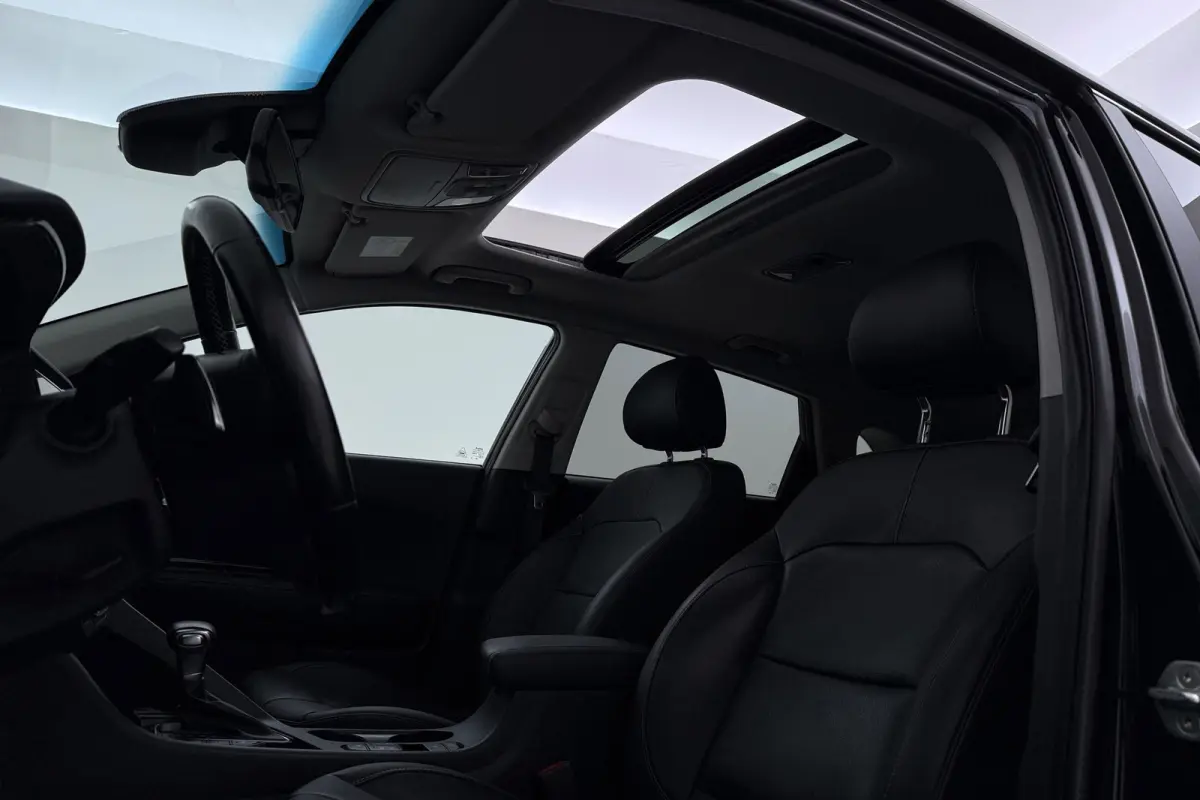 1.6 GDi PHEV ExecutiveLine | 28.000 KM! | Org NL | Trekhaak | Schuif-/Kanteldak | CarPlay | Camera | Digital Cockpit |