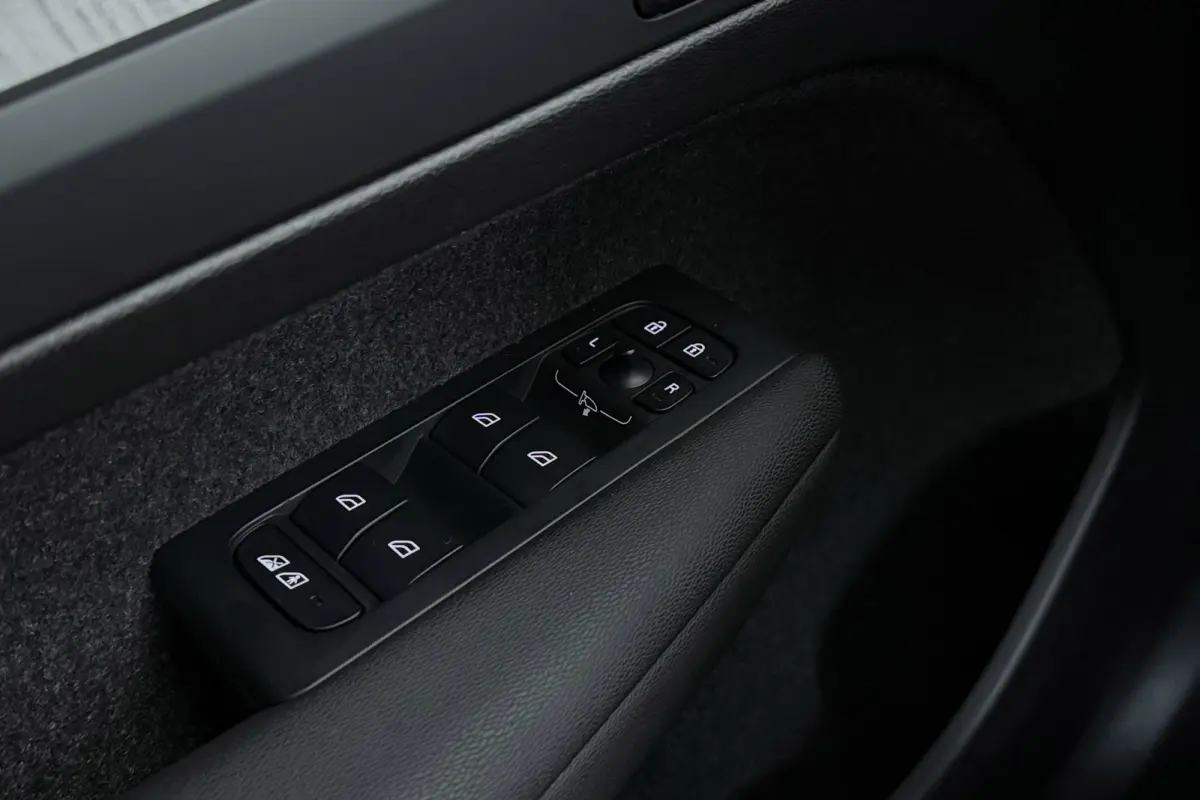 2.0 B4 Plus Black Edition | Uitklap Trekhaak | Panoramadak | Harman/Kardon | Digital Cockpit | CarPlay |